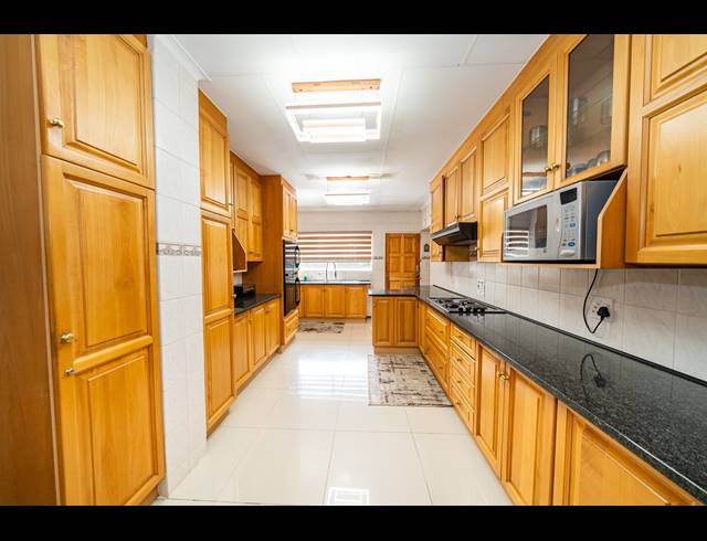 4 BEDROOM FREESTANDING FOR SALE IN FARRARMERE